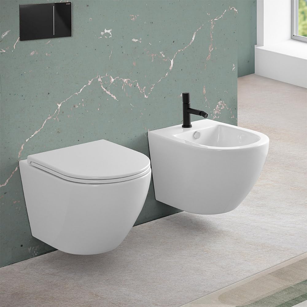 Sanitari sospesi TAO con risciacquo a vortice e copriwc soft-close, scarico universale a parete