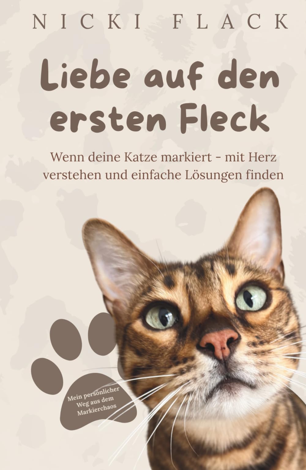Liebe auf den ersten Fleck: Wenn deine Katze markiert - mit Herz verstehen und einfache Lösungen finden