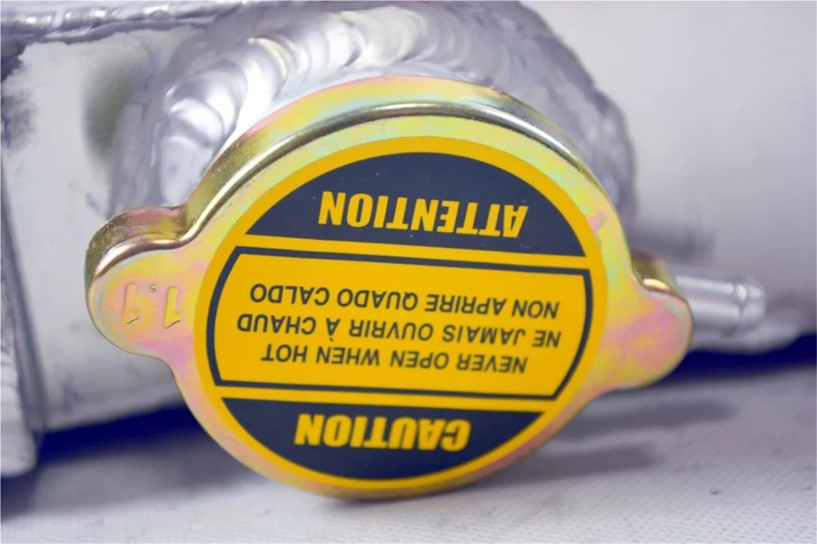 Wentylatory chłodnicy silnika samochodowego Pasuje do Mitsubishi L200 1986-1996/Pasuje do Triton ME MF MG MH MJ 4G54 4D56 2.5L 2.6L Aluminiowa chłodnica chłodzenia silnika(Radiator with Fan)
