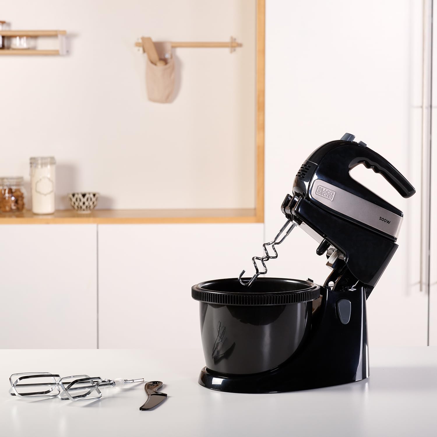 BLACK+DECKER BXMXA500E Blender Ugniatający, 500W, z obrotową miską, wyjmowana miska 2,5L, 5-biegowa, turbo, 2 zestawy wymiennych prętów - ugniatarki i miksery