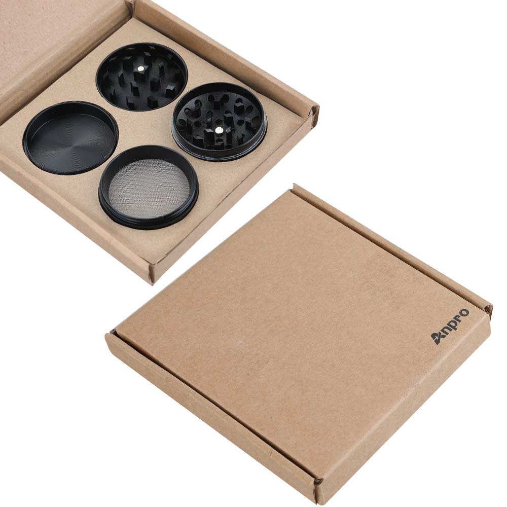 Anpro Grinder 55 mm Spezie Macina Tritino 4 Pezzi Spezie Grinder in Metallo con Setaccio per Polline, Coperchio Magnetico e Raschietto, Nero