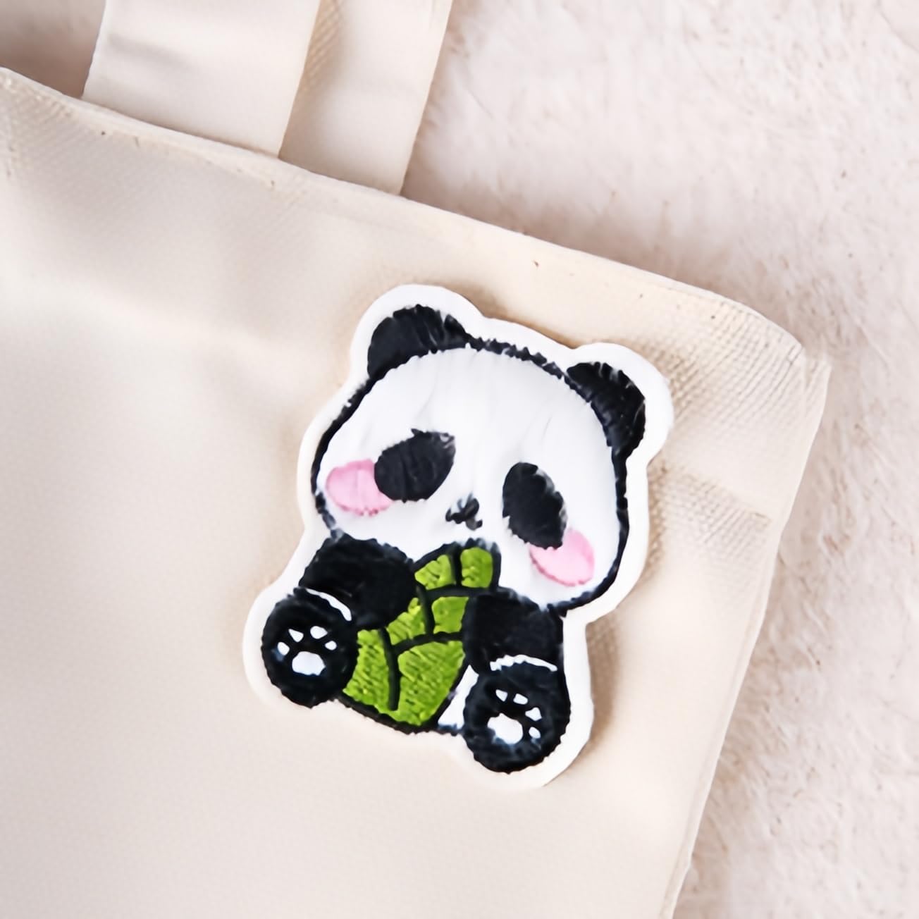 Parches termoadhesivos para ropa, 12 parches termoadhesivos de panda para planchar con bonitos parches bordados de animales para ropa, sombreros