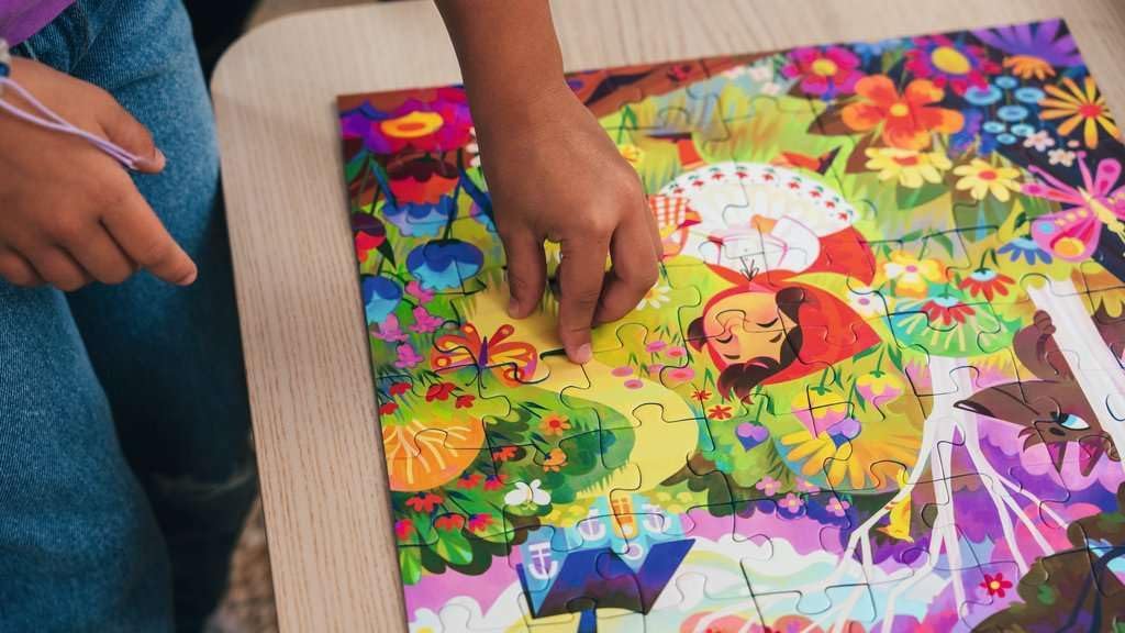 Ravensburger - Children's Puzzle - Tales Around The World - Little Red Riding Hood - from 5 Years Old Puzzle - Thick, Strong Cardboard - 12004208