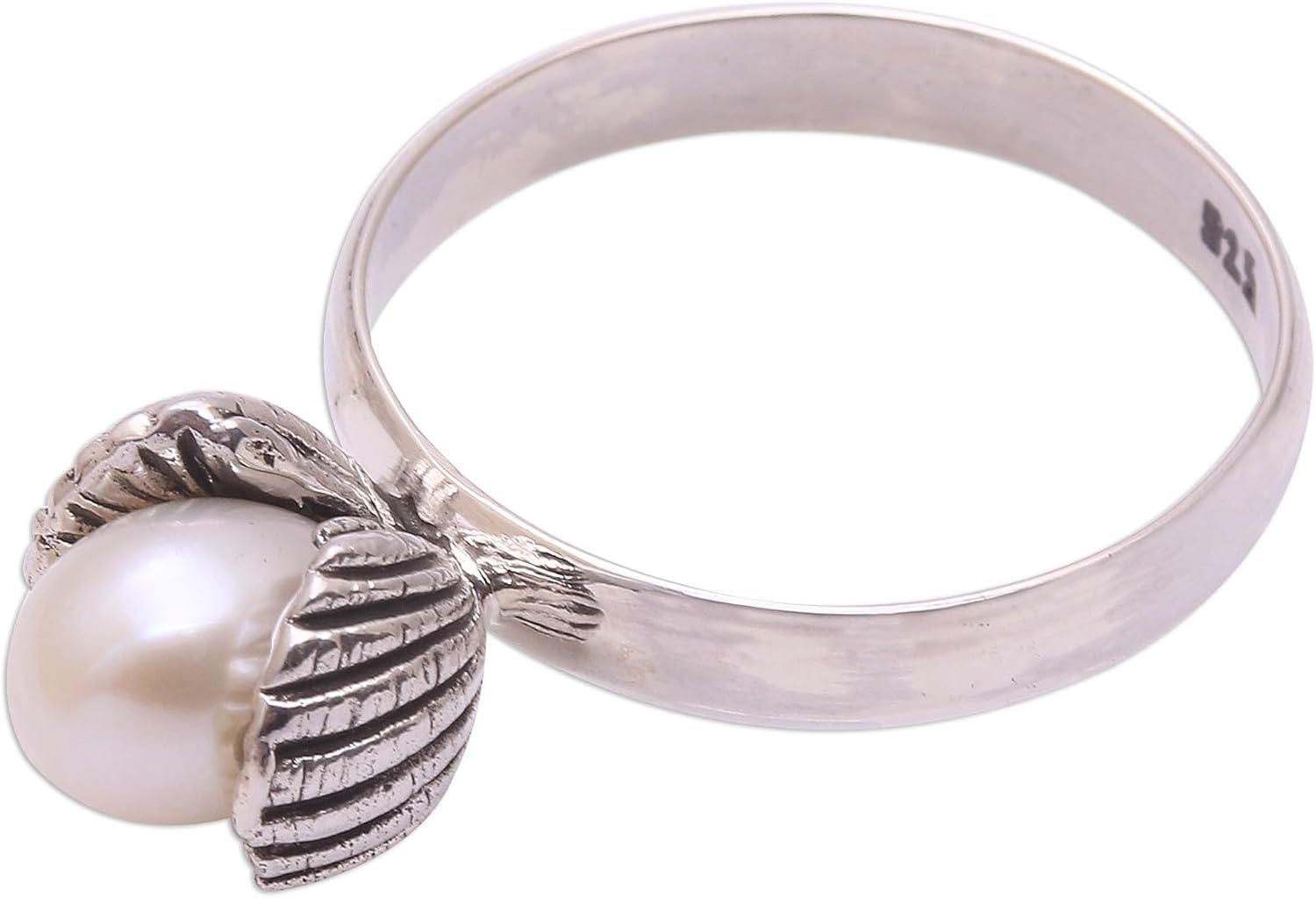 NOVICA Artisan Handmade Cultured Freshwater Pearl Cocktail Ring Clam from Bali .925 Sterling Silver Indonesia Animal Themed Birthstone Sea Life 'Clam Shell'