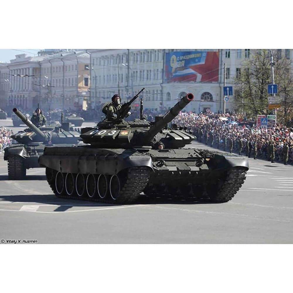 Amazon | トランペッター 1/35 ロシア連邦軍 T-72B3主力戦車