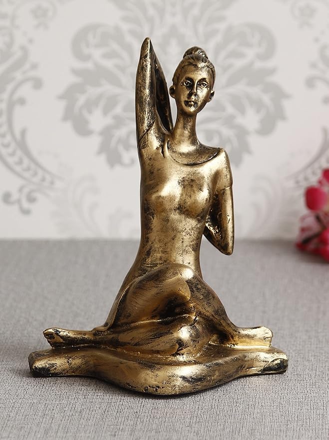 Statue femme de yoga en résine dorée pour la décoration de maison et salon