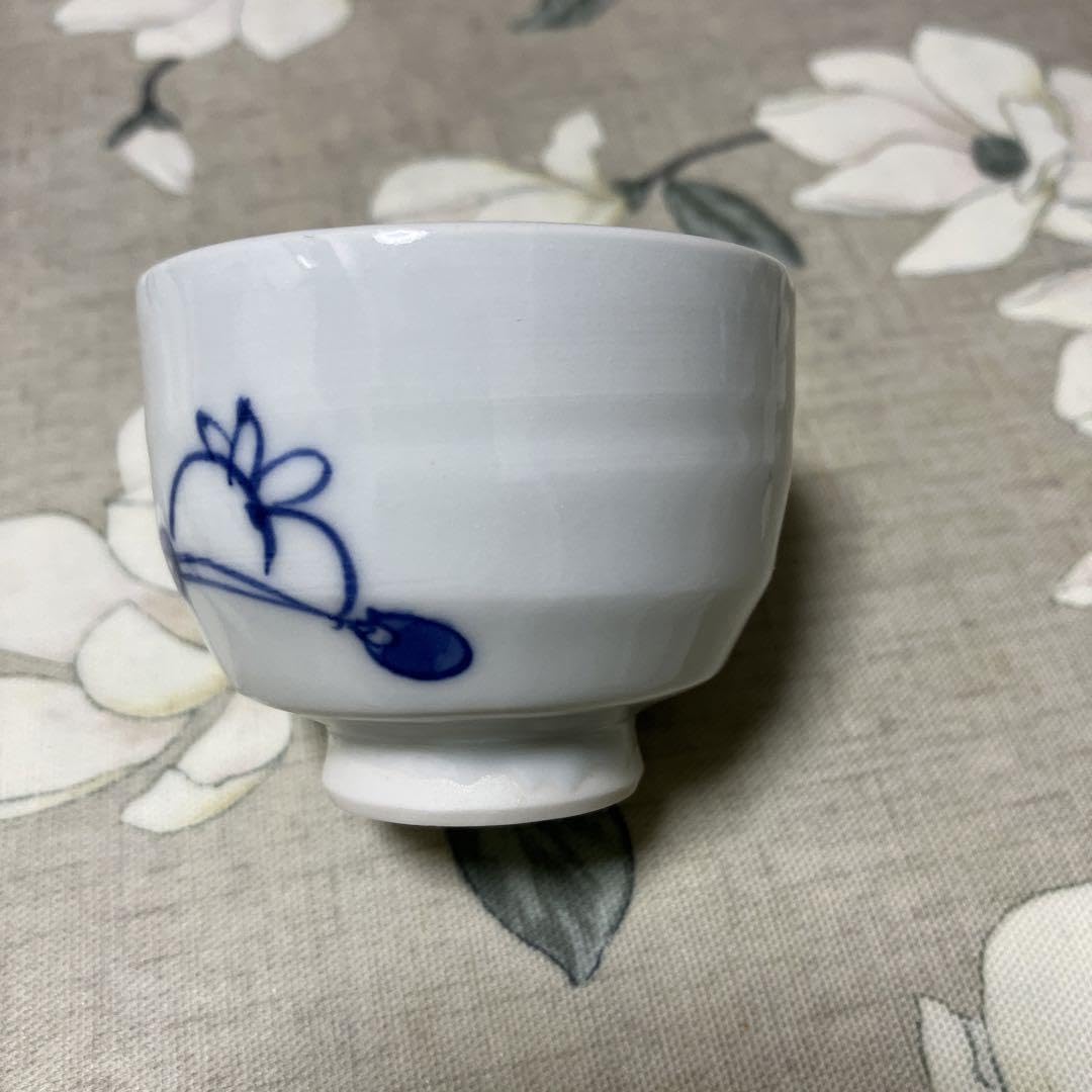 Amazon.co.jp: 染付冠手 西村徳泉 盃 杯 ぐい呑み 酒器 紫翠窯 京焼 