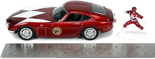 Miniatura 3 de Jada Toys Power Rangers 1:32 1967 Toyota 2000 GT - Coche fundido a presión y figura de 1.65 pulgadas Red Ranger, juguetes para K a partir de 8 años