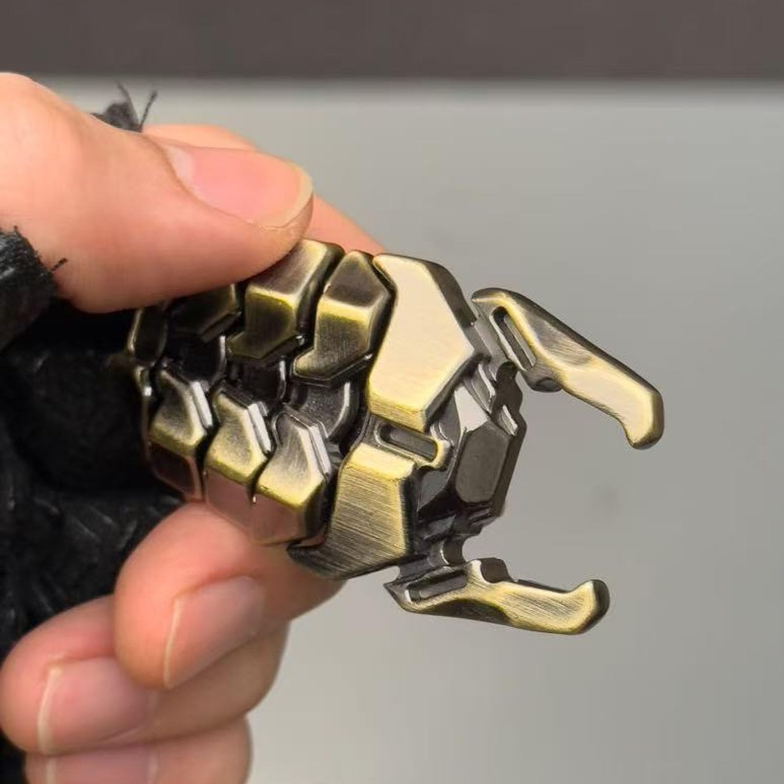 Denash Push-Slider-Spielzeug, 3-Tasten-Slider aus Metall, Sensorisches Fidget mit Flaschenöffner, ägyptisches Skarabäus-Design, Stressabbau-Gerät für Erwachsene (Bronze)