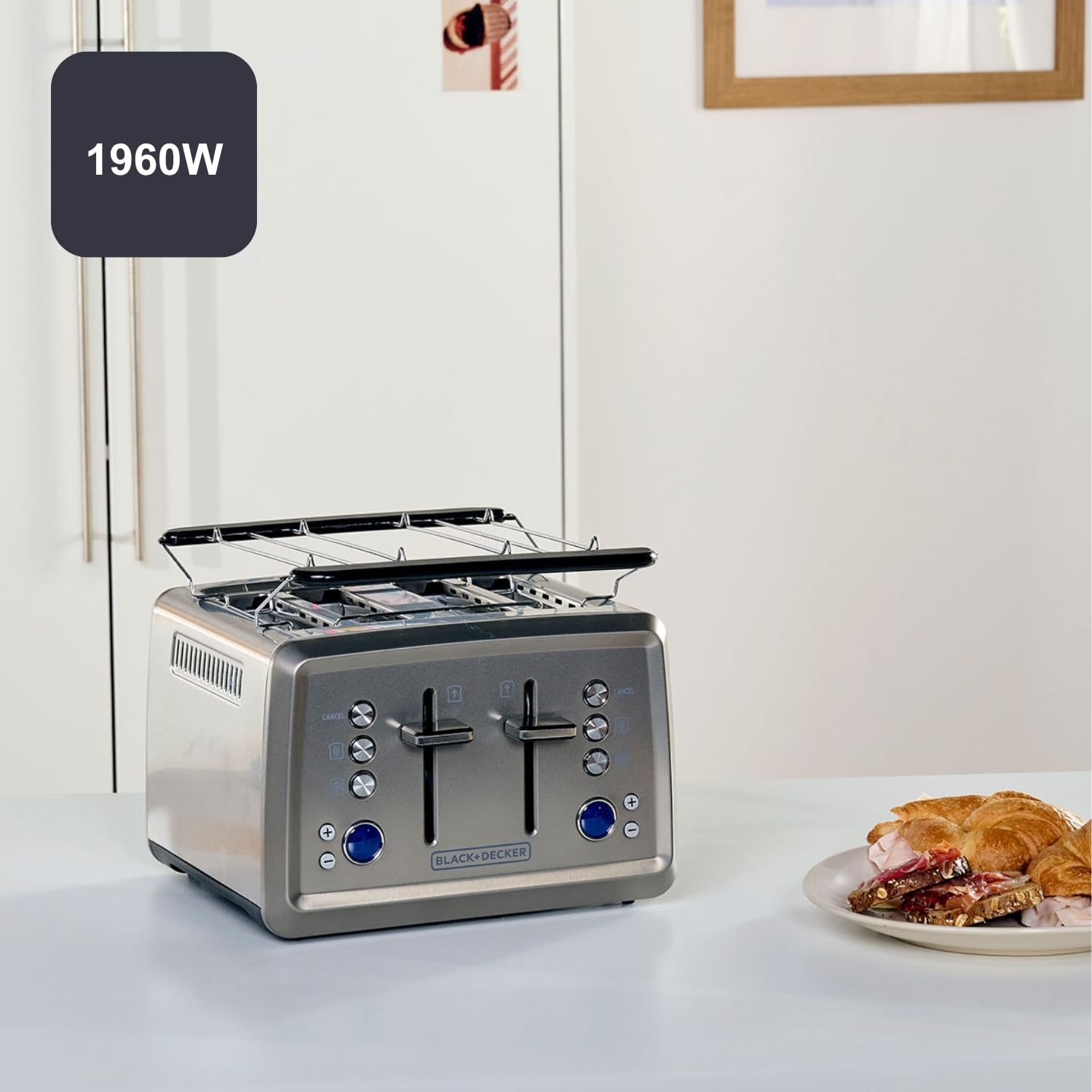 BLACK+DECKER - Tostadora 1960W, 4 Ranuras Anchas, LCD, Descongelar