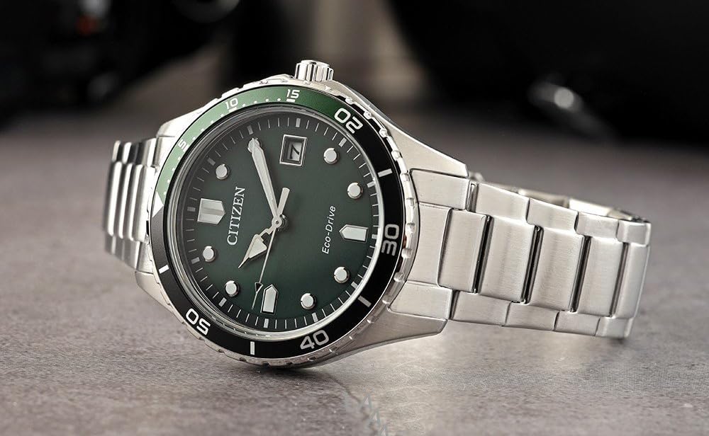 CITIZEN Męski analogowy zegarek kwarcowy z bransoletką ze stali szlachetnej AW1828-80X, zielony, bransoletka
