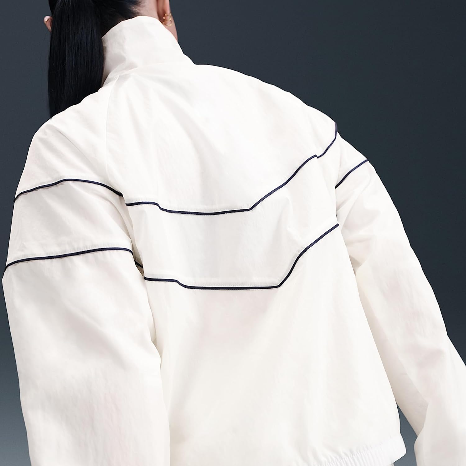 Nike womens Windrunner Loose Uv Woven Full-zip Jacket - Image 3