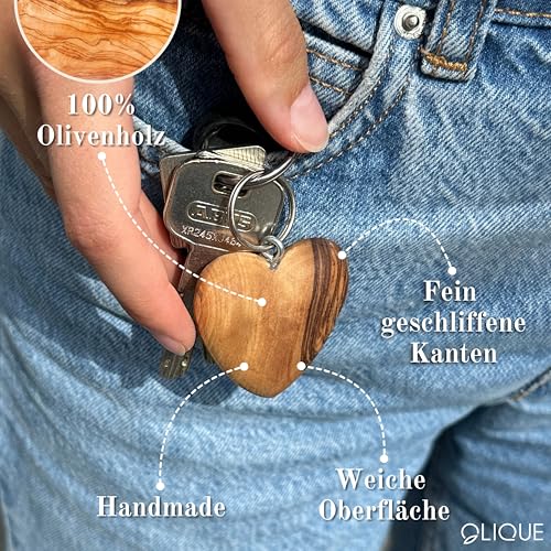 OLIQUE Schlüsselanhänger personalisiert, Olivenholz - Handgemachter Anhänger mit Gravur als individuelles Geschenk (Herz 3D)