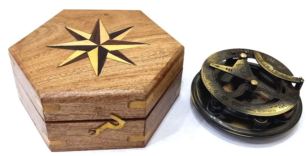 Cadran solaire fait à la main avec boussole dans un coffret cadeau Cadran soleil Montre capitaine de navigation en laiton nautique boussole en laiton massif dans une boîte en bois ajustée.