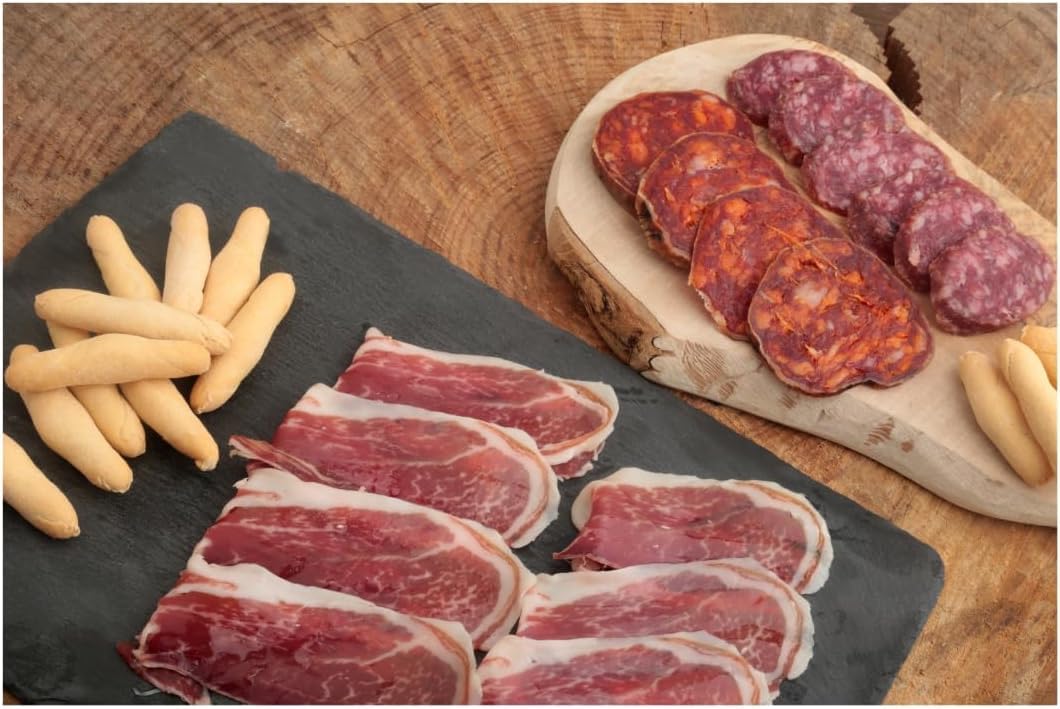 Familycom Cesta Gourmet con Ibéricos Navidul - Surtido Jamón Ibérico, Quesos, Embutidos, Aceitunas, Vino tinto