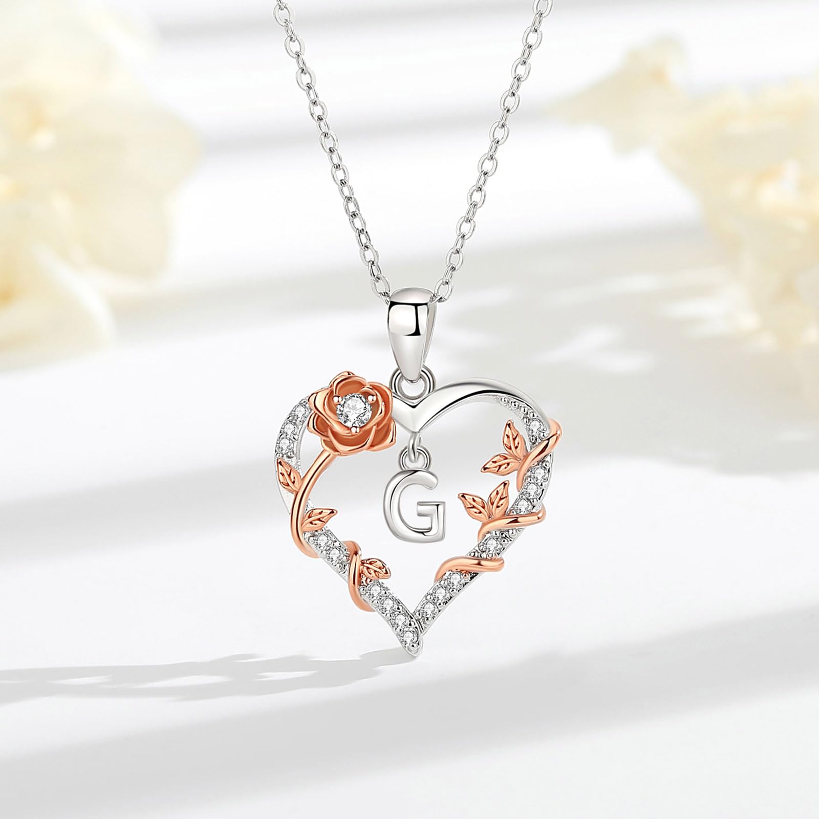 EUDORA Harmony Ball Collana con iniziali a Cuore Rosa per Donne, Lettera dalla A alla Z Collane con Iniziali dell'Alfabeto in Rame Placcato in Rodio Iniziali con Ciondolo Regali di Gioielli, 18"