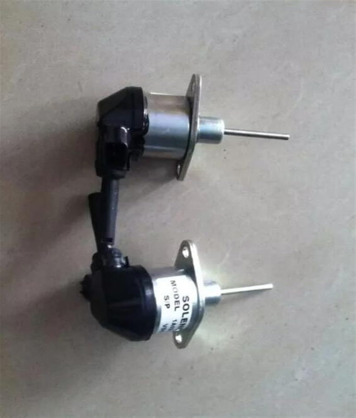 Solenoide de parada de combustible 1A021-60015 12 V for motor V2003 V2203 V2403 D1503 D1703 D1803 Tractor cortacésped 1A021-60011 1A021-60012