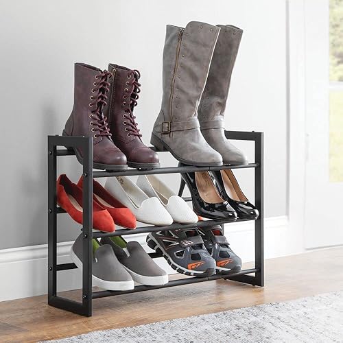 Miniatura 3 de mDesign Estante organizador de almacenamiento de zapatos y botas de metal ajustable y expandible de 3 niveles, ahorro de espacio, almacenamiento