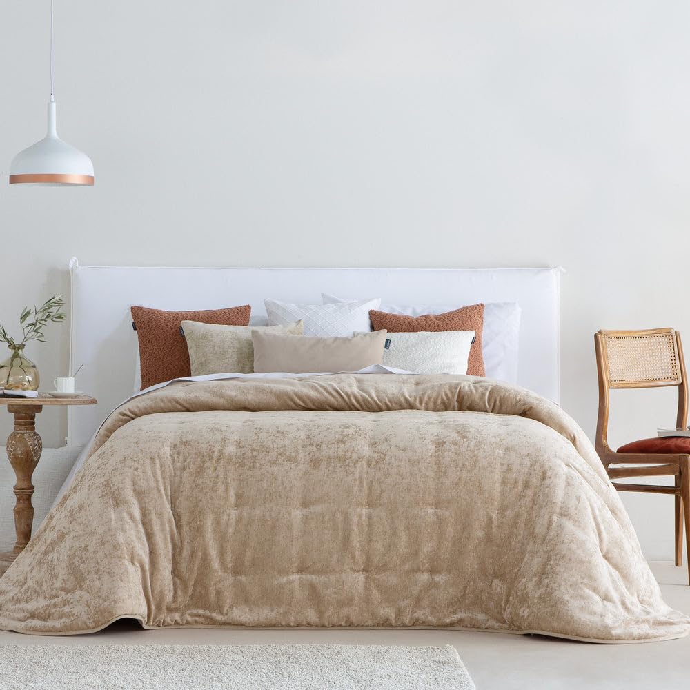Henko - Colcha Invierno Cama 150 - Tejido Velvet Mate Color Arena - Napa de 200 gr - Fabricado en España - 250x270 cm (Detroit Arena)