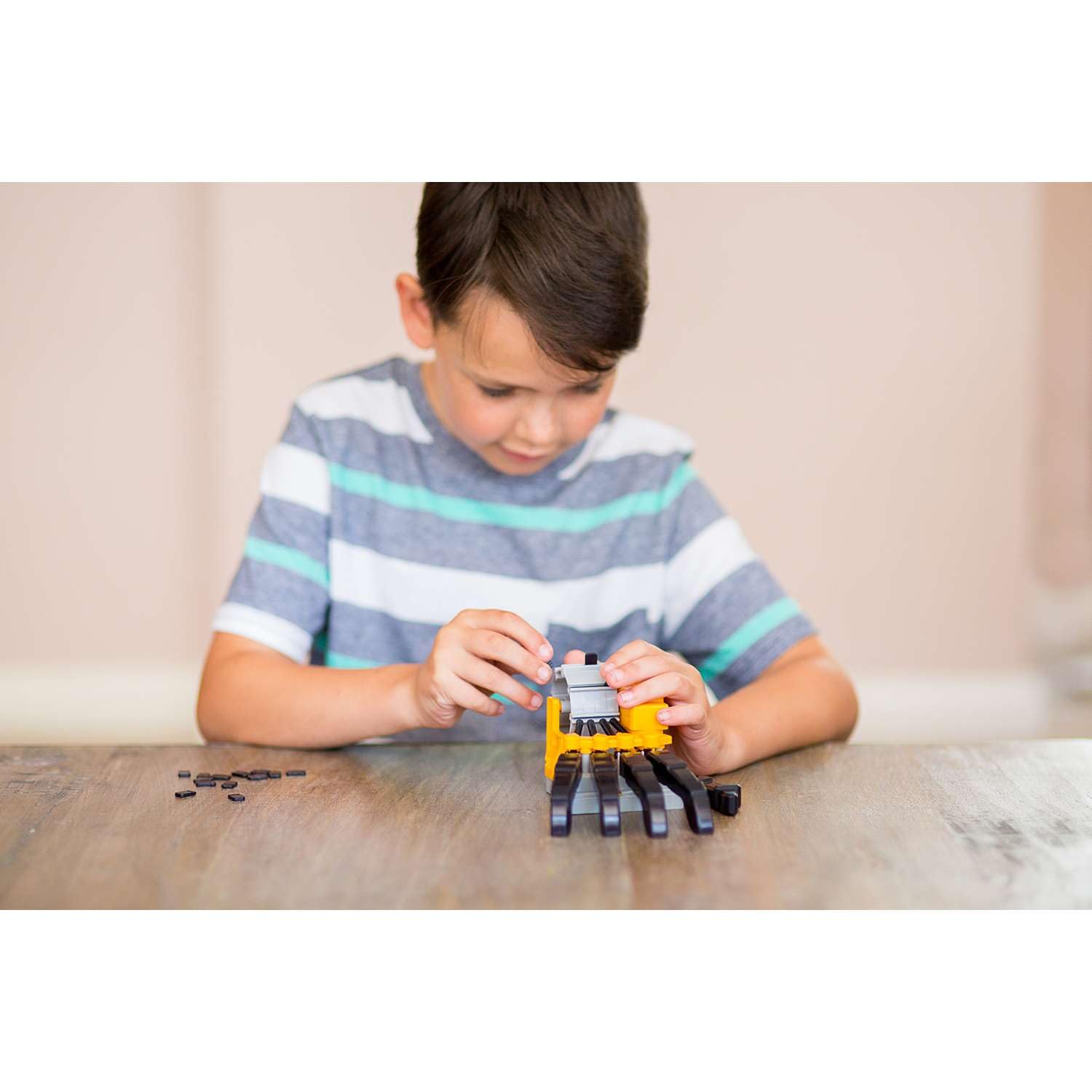 4M 403407 Kids Motorised Robot Hand Building Set