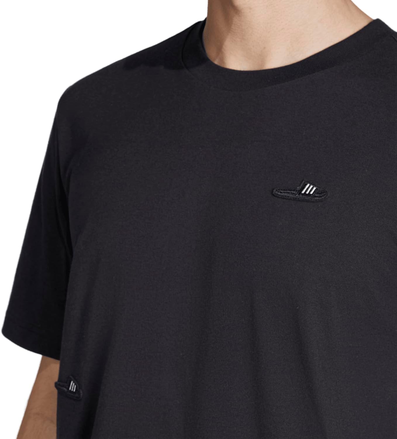 تيشيرت للرجال مزين برسومات شبشب من اديداس 2026 - view 5
