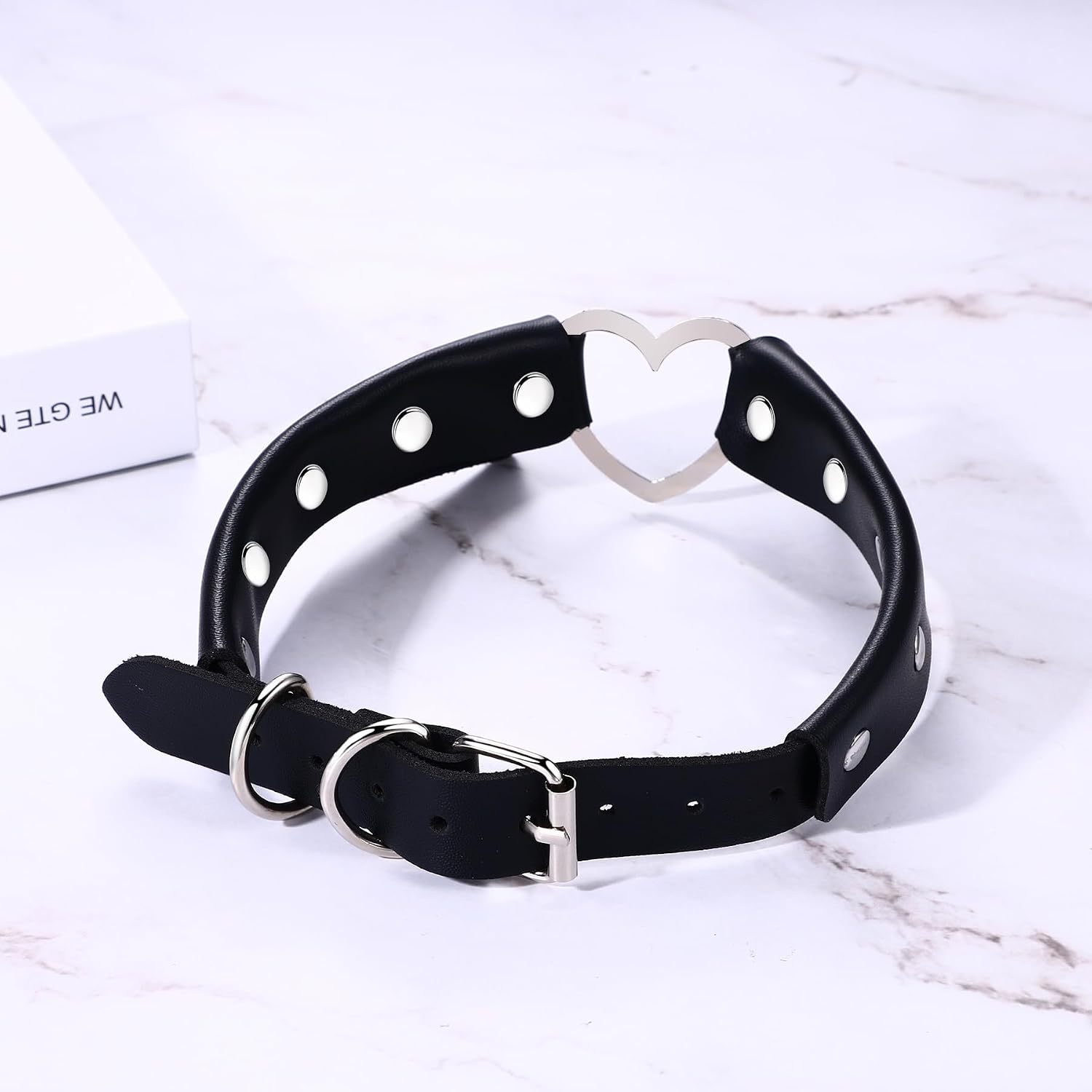 Punk Leather Choker Collar for Women: Adjustable Black Punk Rock Necklace with Heart Charm Gothic Jewelry for Birthday Halloween Costume Party