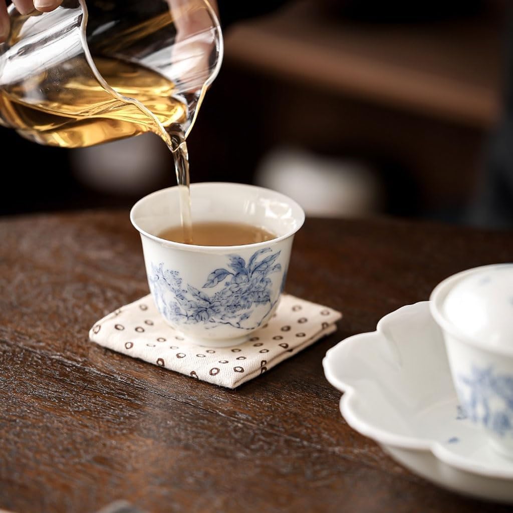 GSOUL Kungfu Tea cup White Porcelain Teacup Chinese Style Home Entertaining Tea Cup Personal Host Retro Creative Set Small Tea Cups