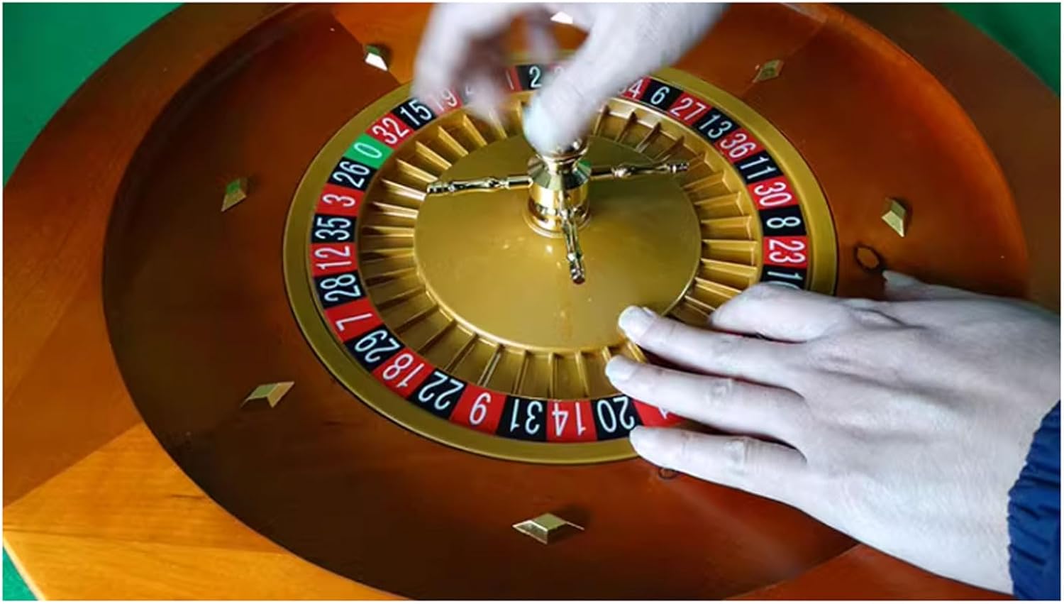 GeRRiT Roulette Sets 20in Professional Roulette Wheel Game Set Wooden Casino Grade Roulette Shots Roulette for Night Home Game or Professional Use Party Games
