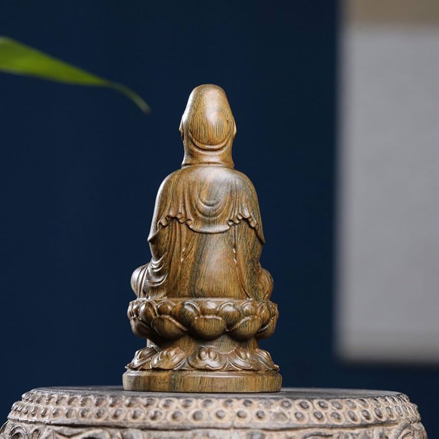 Amazon｜木彫りの仏像 観音菩薩坐像 10cm 天然木製(绿檀木) 観