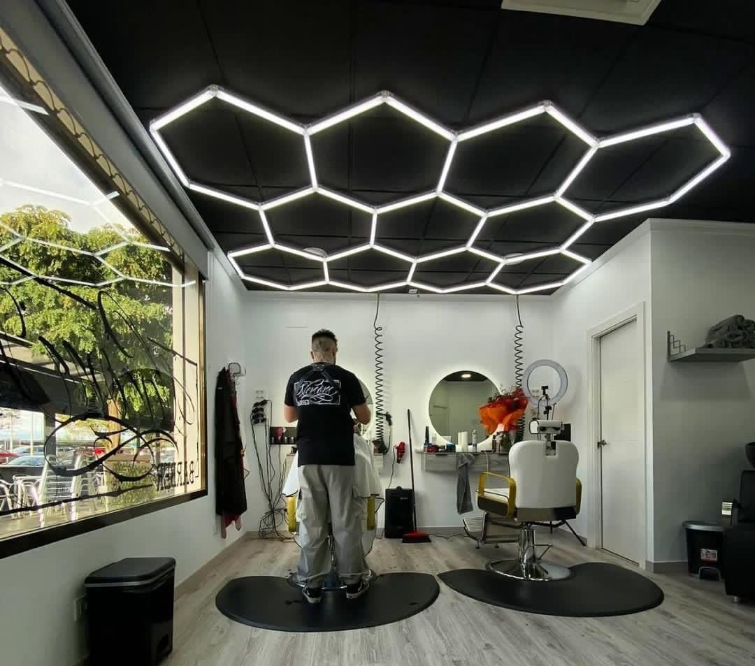 Led nido d'ape DESIGN esagonalecar DETAILING OFFICINA AUTOLAVAGGIO CARROZZERIA GOMMISTA UFFICIO ROMBO LUCIDATURA AUTO barber shop,palestra (3,36x 2,28 metri)