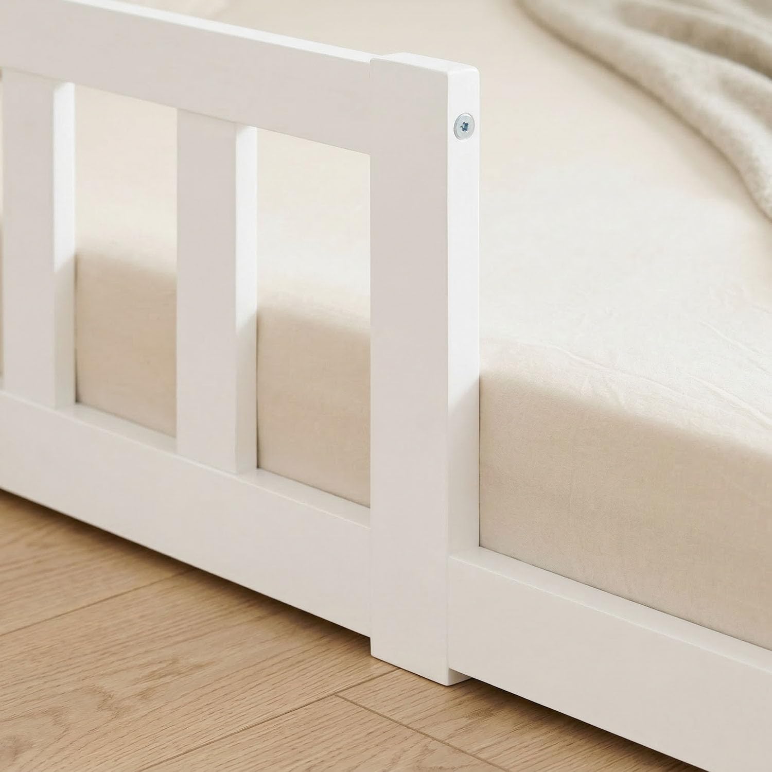 Homestyle4u Bodenbett 90x200 Kinderbett mit Rausfallschutz Weiß | Montessori Kleinkindbett aus massivem Kiefernholz Lattenrost inklusive, Matratze nicht enthalten