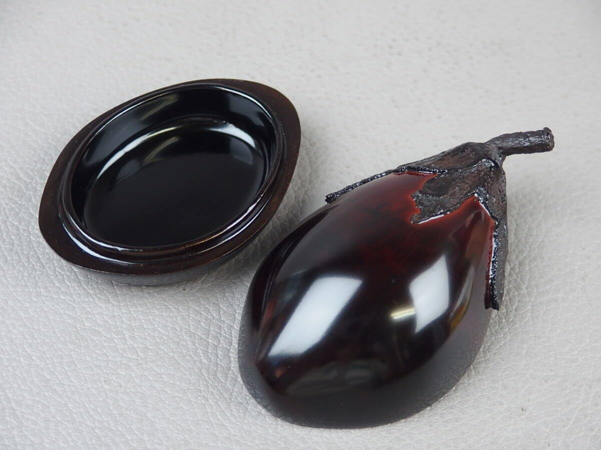 茶道具　輪島塗　川岸充雅作　乾漆造り　昆虫蒔絵　茄子香合　共箱　C　9194 茶道具 輪島塗 川岸充雅作 乾漆造り 昆虫蒔絵 茄子香合 共箱 C