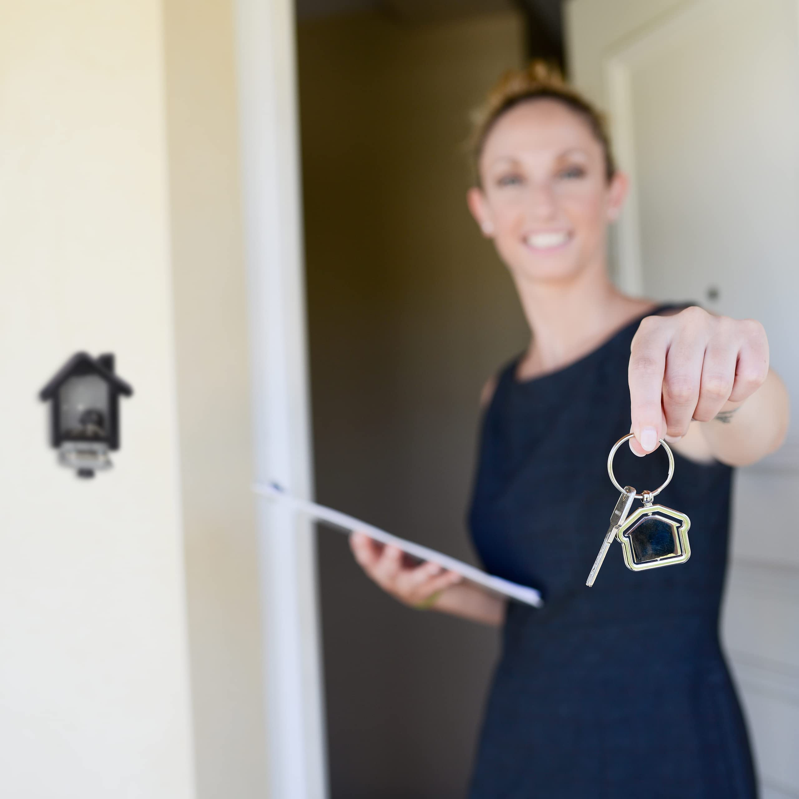 Relaxdays Keybox House, 4 Digit Combination Lock Safe, Emergency Key Wall Mounted Lockbox 15 X 13 5 7 Cm Black Grey Aluminum Steel Pack Of 1 1087230491 - View #11