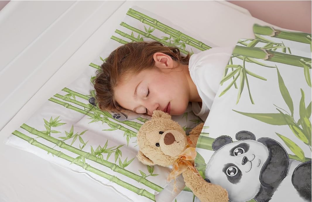 Koru Kids® Kinder Bettdecke 100x135 cm - für Frühjahr/Sommer - Set mit 2 Kinder-Bettbezügen Delfin & Panda – mit 95° waschbar – extra Hygiene für Allergiker – Kinderbettdecke - Duvet
