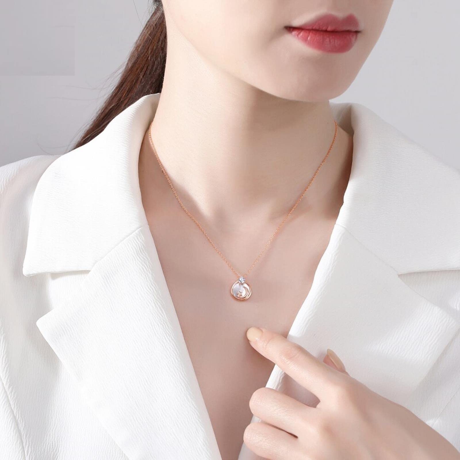 Conchiglia Naturale Luna E Stella con Collana Cz Lucida per Donna Collana con Ciondolo in Argento 925 Gioielli