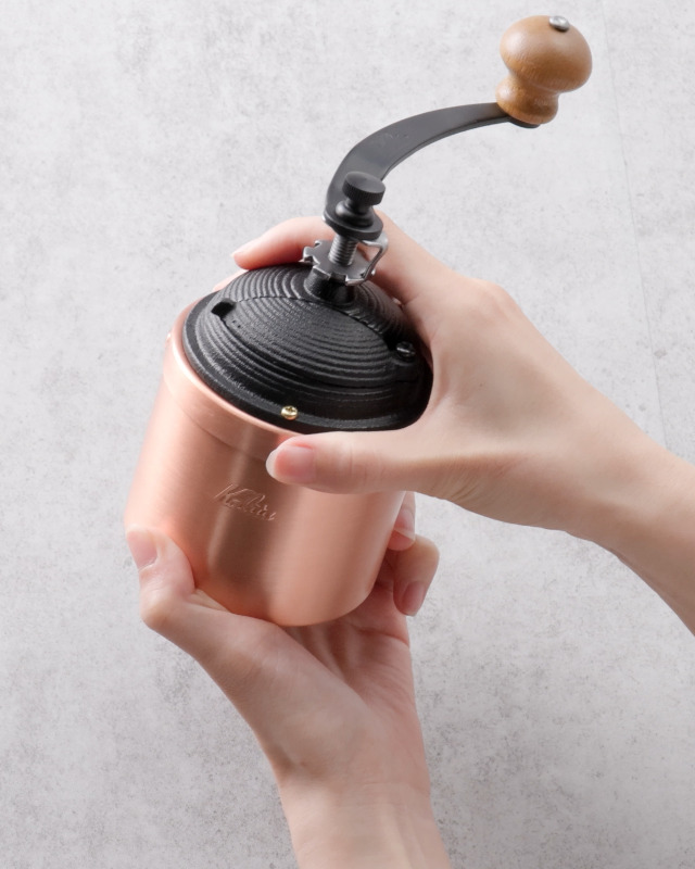 Amazon｜カリタ Kalita コーヒーミル 銅製 手挽き 手動 Cu-2#42086