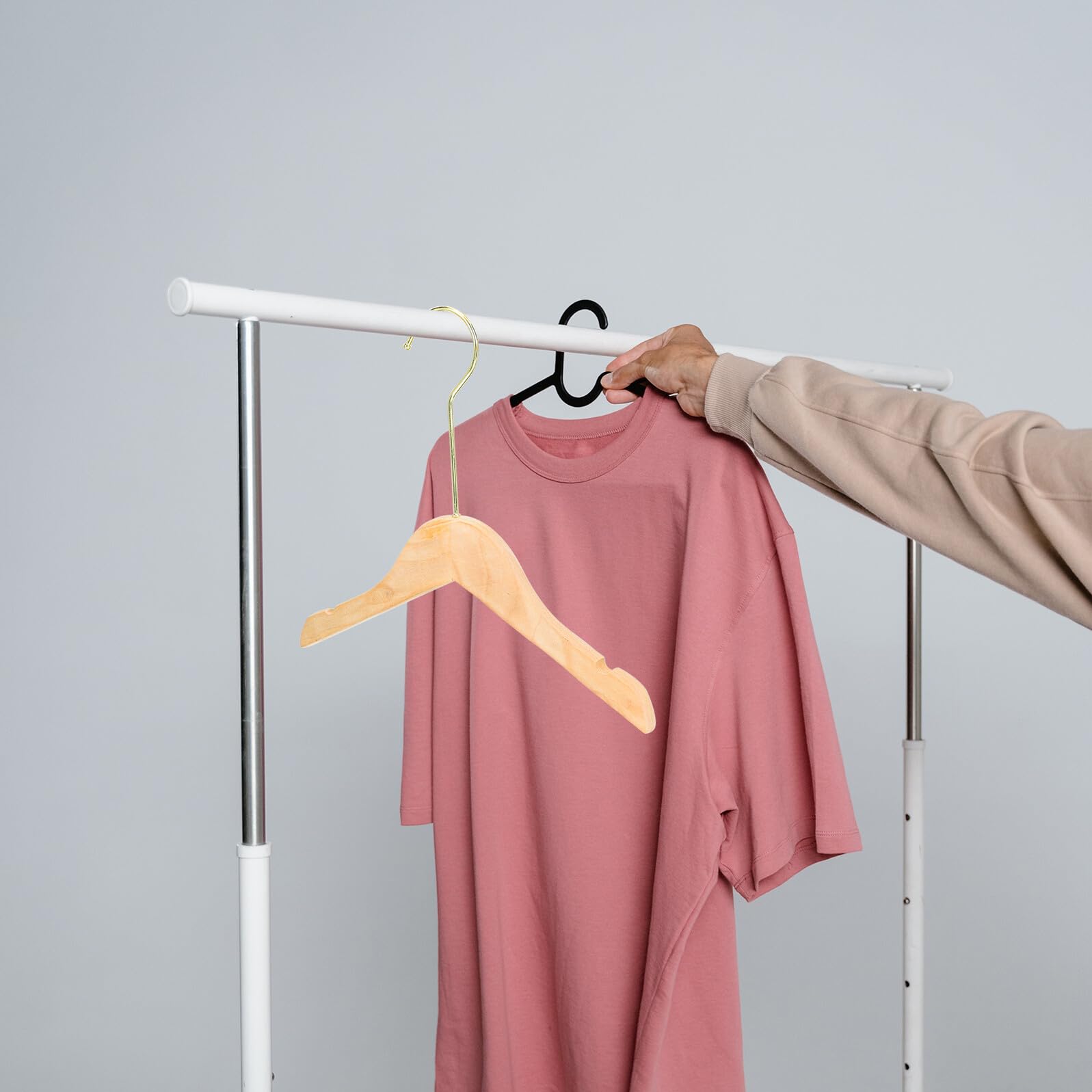 Baluue Perchas de Madera Dorada para Ropa Infantil Seguras y Convenientes, 10 Unidades para Colgar Ropa de Niños Hogar Diseño Clásico y Resistente