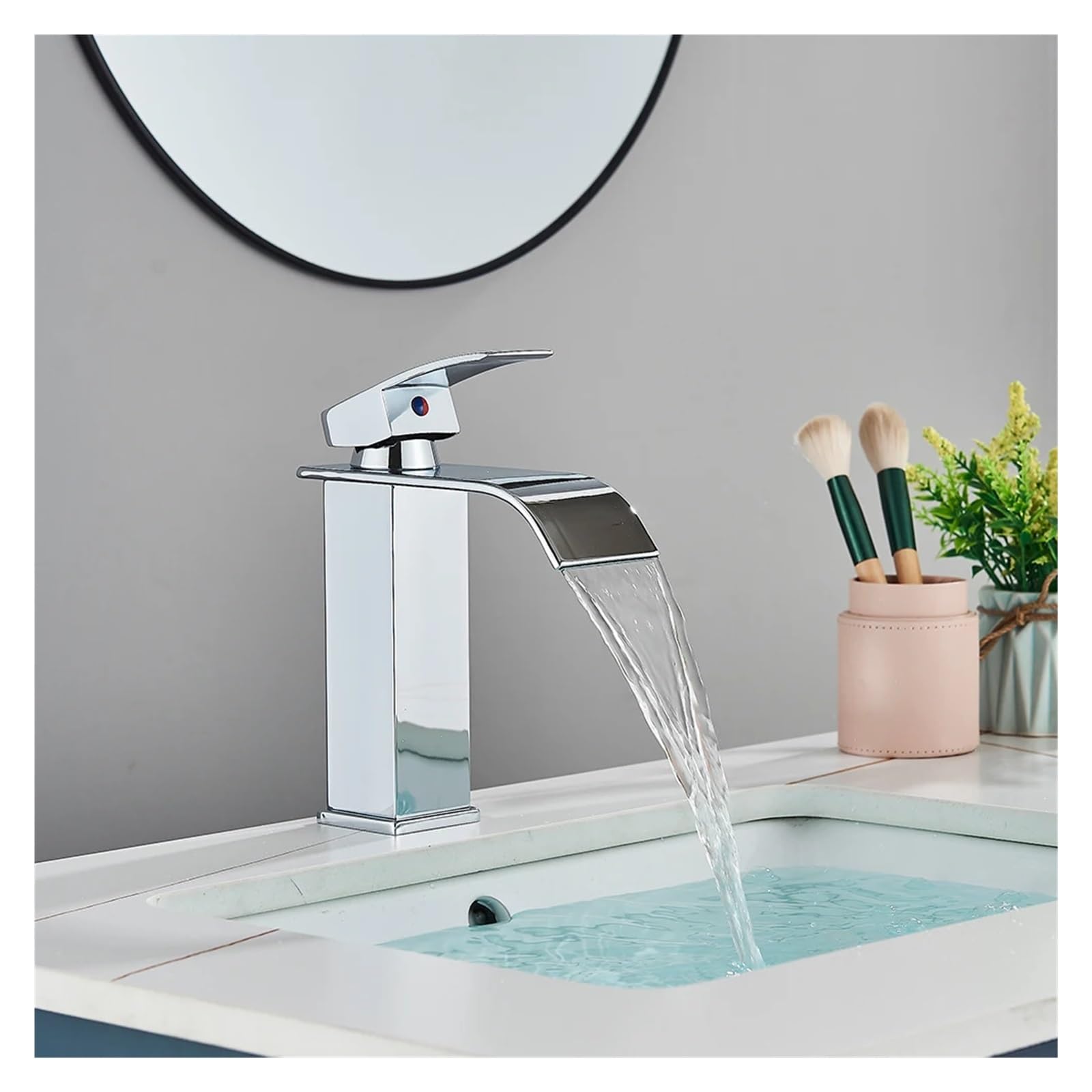 Robinet de lavabo cascade de salle de bain pour un rituel matinal apaisant