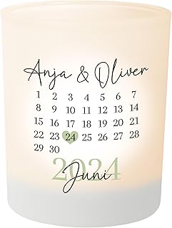 Satiniertes Teelichtglas „Kalender“ personalisiert mit Wunsch-Datum & Namen – Jahrestag Geschenk Hochzeit Kennenlerntag Jubiläumsgeschenk – Teelichthalter Windlicht ca. 8,5cm hoch (Grün)