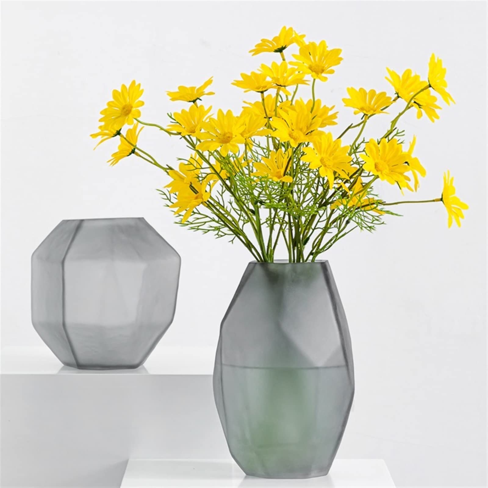Blumenvase Nordische kreative geometrische Retro-Milchglas-Vasendekoration, Wohnzimmer-Blumenarrangement, Tischplatte, hydroponische Blume, Ins-Stil Blumenvasen für Tafelaufsätze(Groß)