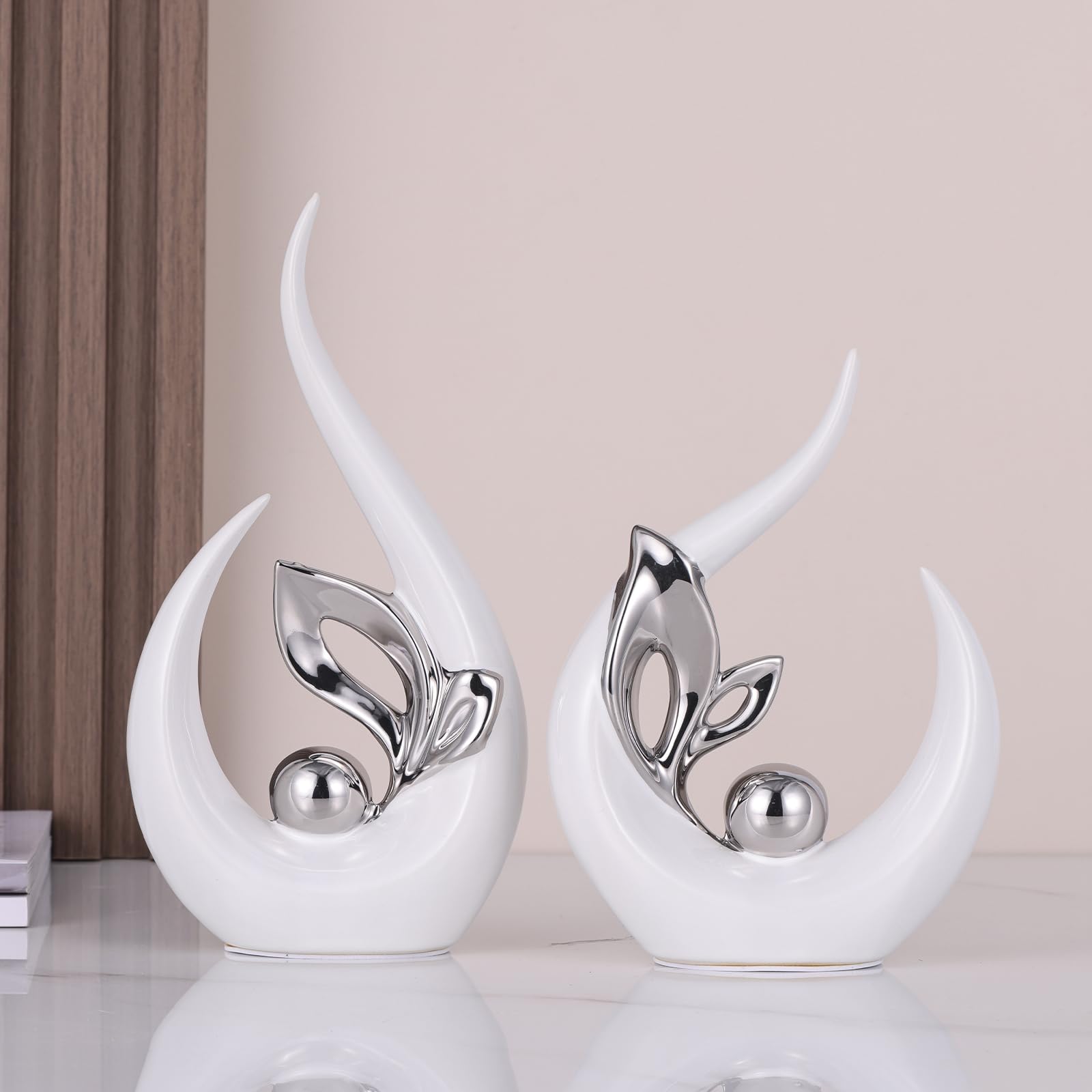 Sculture astratte bianche e argentate, decorazione per la casa, statua d'arte in ceramica da mettere su scaffali e supporto TV, decorazione per centro di intrattenimento con accento argento,