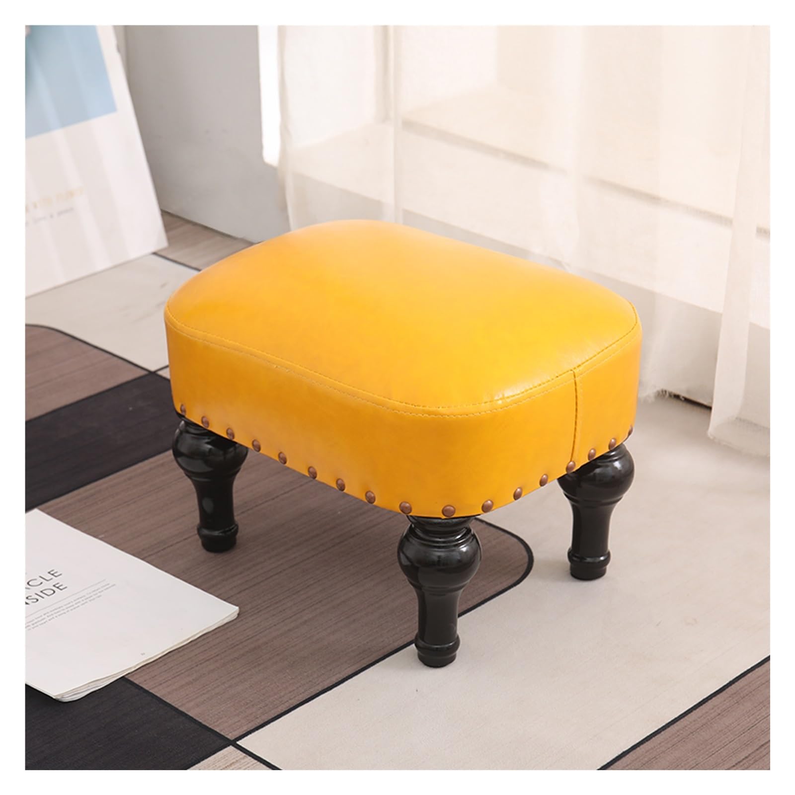 Repose-Pieds Bas en Bois et Cuir pour soulager les jambes lourdes devant la table basse
