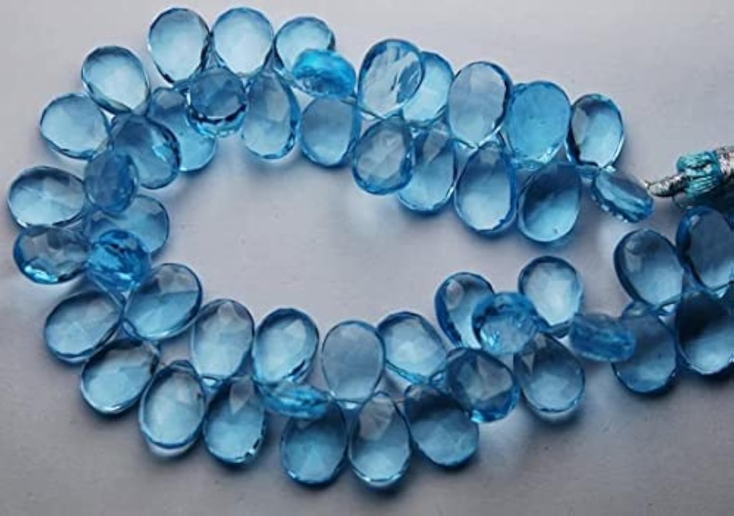 Quartz bleu ciel de qualité briolette poire 7x10mm pour bijoux