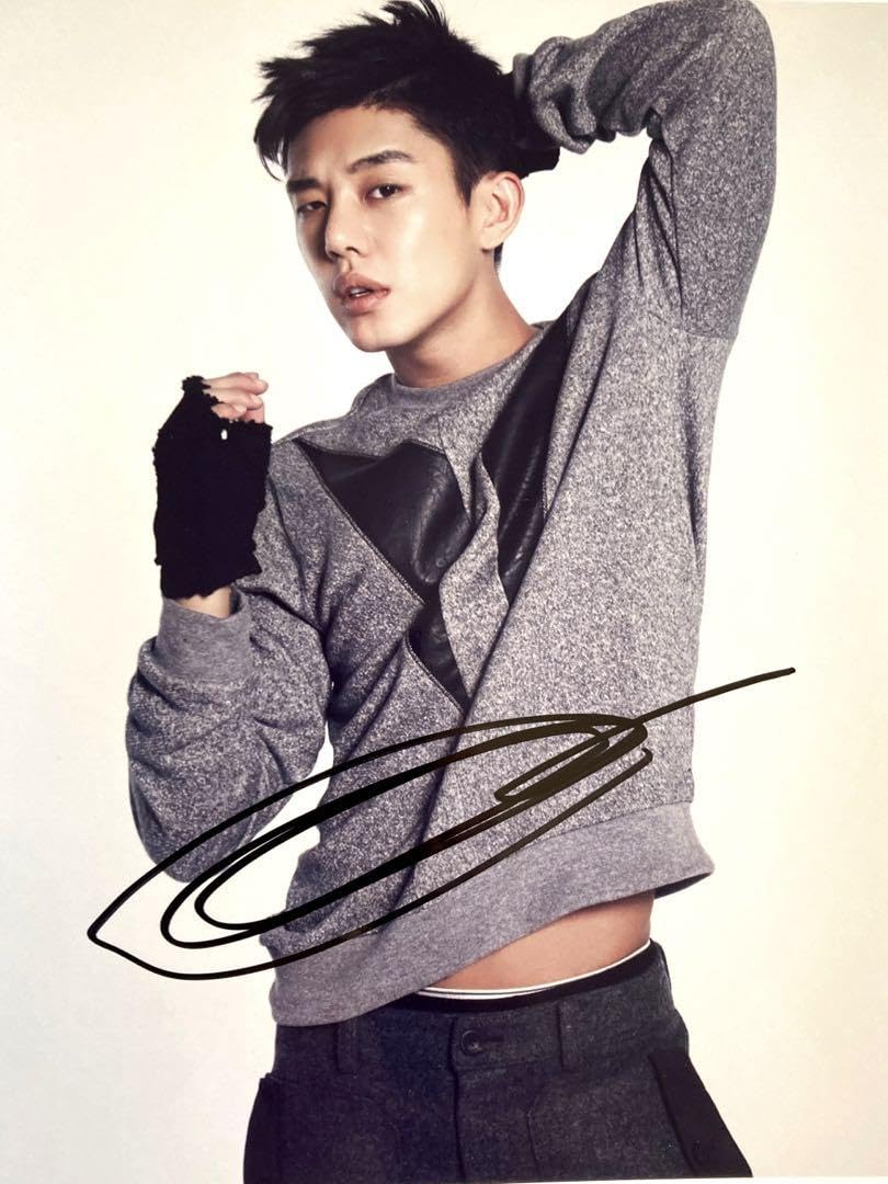 ユ・アイン直筆サイン入り超大型写真…Yoo Ah-in Amazon.co.jp: ユ アイン直筆サイン入り超大型写真…Yoo Ah-in