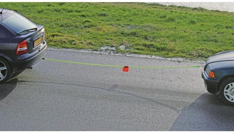 5000kg Tow Rope with Storage Bag - Includes Red Warning Flag - Heavy Duty Pull Rope for Car, SUV & Van - 4.5m Length - High Performance Towing Aid image 3