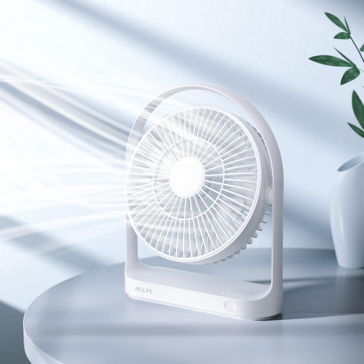 Ventilador de escritorio JISULIFE, pequeño escritorio portátil con pilas y ventilador de mesa eléctrico recargable USB de 4000 mAh con 4 velocidades, máximo 15 horas, flujo de aire fuerte, ultra silencioso para oficina/habitación/viajes-blanco | Máximo 15 horas, 4 velocidades, fuerte flujo de aire, pequeño escritorio portátil que funciona con baterías, ultra silencioso para oficina/habitación/viajes-blanco