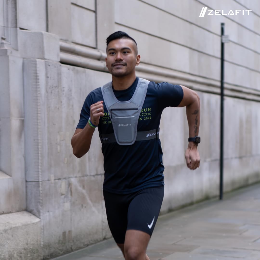 ZelaFit® Gilet de Running Unisexe | Porte-Téléphone Imperméable | Léger & Réfléchissant | Idéal Course, Trail, Fitness, Randonnée, Marathon, Sport (Noir)