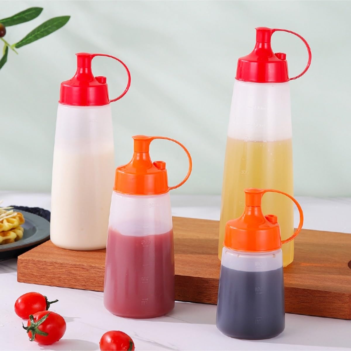 Quetschflasche Squeeze Flasche Saucenflasche, Gewürzflasche, Quetschflasche Aus Kunststoff, Tomatensaucen-Flüssigkeitsverteiler, 5-teiliges Set Saucenflasche(Rood,500ml)