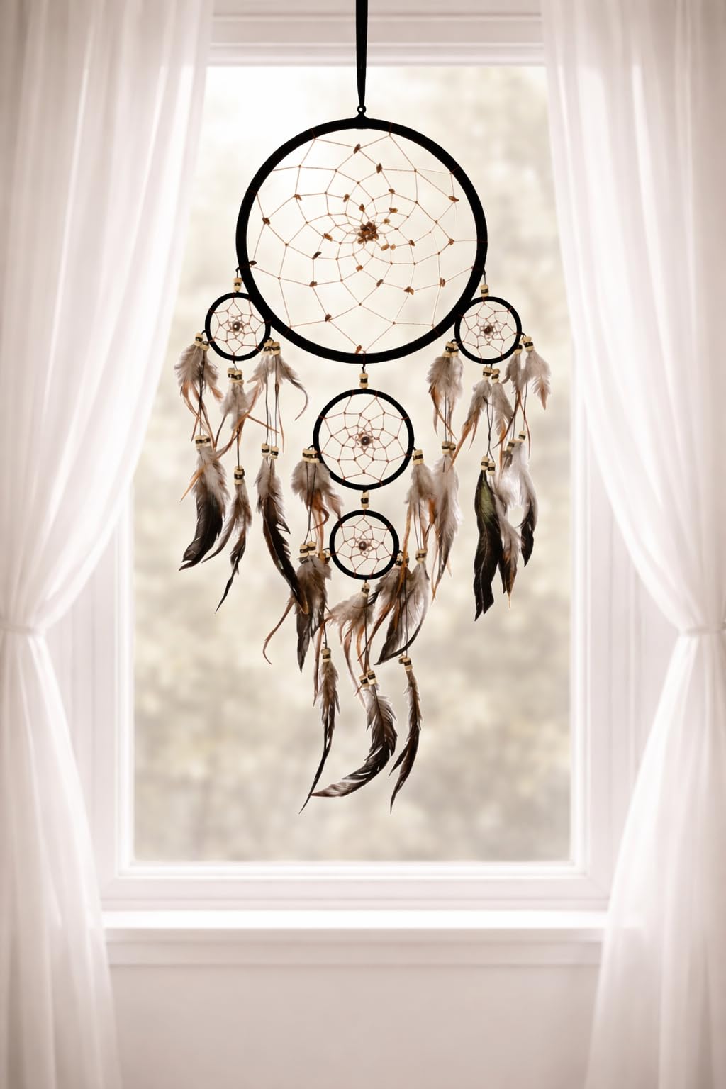OMA Schwarzer Traumfänger, Wandbehang mit Tigeraugen-Steinen und Federn, schwarzes Wildleder, traditioneller Traumfänger, Boho, Heimdekoration, Schlafzimmer, Dekoration, Geschenk, große Größe – 71,1