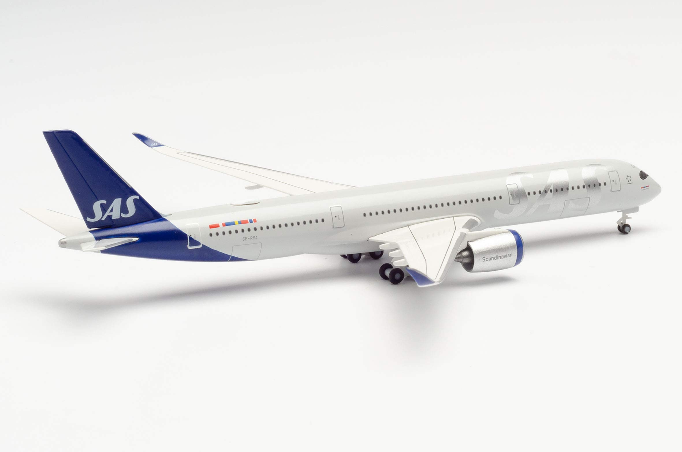 Amazon | ヘルパ 1/500 エアバス A350-900 SAS スカンジナビア航空